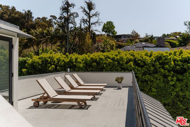 712 San Lorenzo Street, Santa Monica, CA 90402