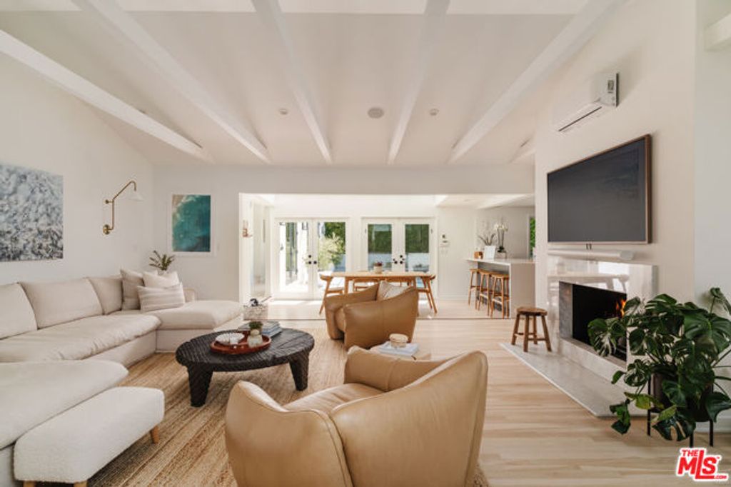 712 San Lorenzo Street, Santa Monica, CA 90402