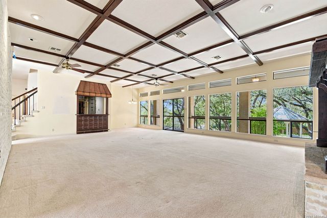 9218 CALLAGHAN RD, San Antonio, TX 78230