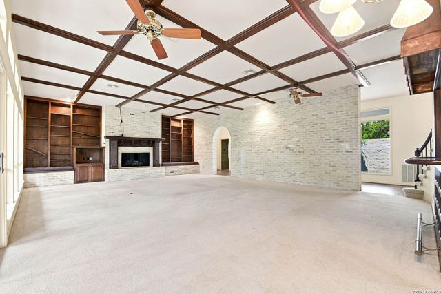 9218 CALLAGHAN RD, San Antonio, TX 78230