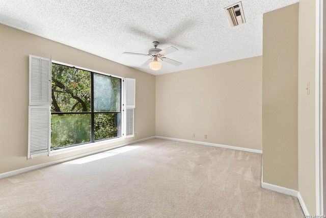 9218 CALLAGHAN RD, San Antonio, TX 78230