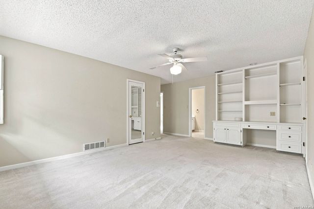 9218 CALLAGHAN RD, San Antonio, TX 78230