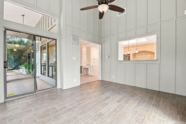 9218 CALLAGHAN RD, San Antonio, TX 78230