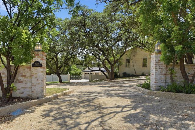 9218 CALLAGHAN RD, San Antonio, TX 78230