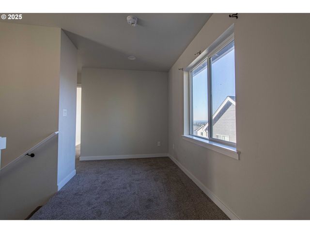 2294 Sw WALLULA Ln, Gresham, OR 97080