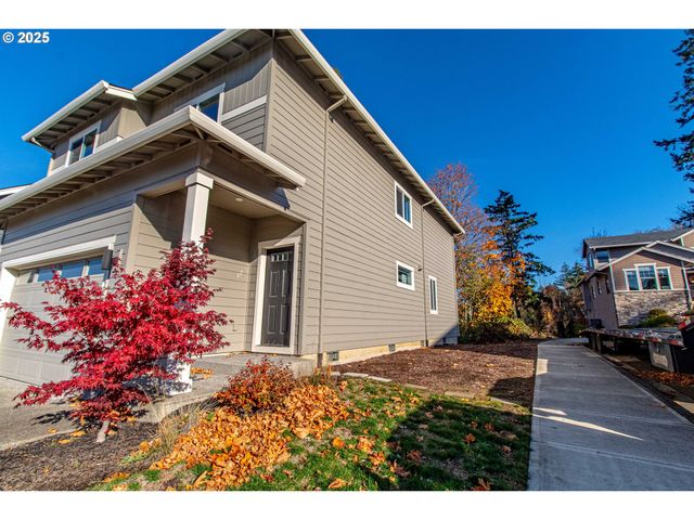 2294 Sw WALLULA Ln, Gresham, OR 97080