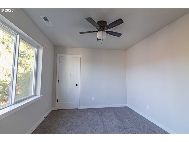 2294 Sw WALLULA Ln, Gresham, OR 97080