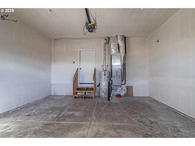 2294 Sw WALLULA Ln, Gresham, OR 97080