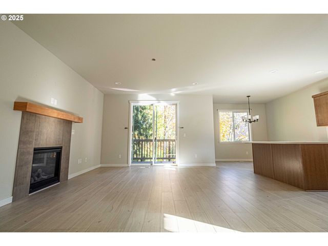 2294 Sw WALLULA Ln, Gresham, OR 97080