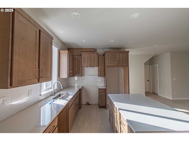 2294 Sw WALLULA Ln, Gresham, OR 97080