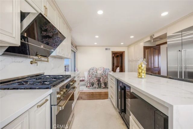 10 Avenue De Azalea, Rancho Palos Verdes, CA 90275