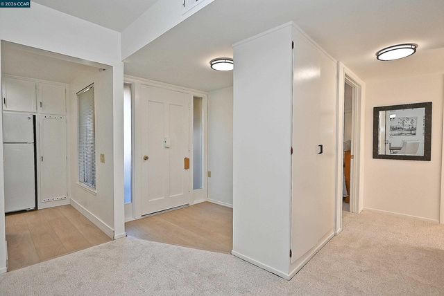 1857 Golden Rain Rd 1, Walnut Creek, CA 94595