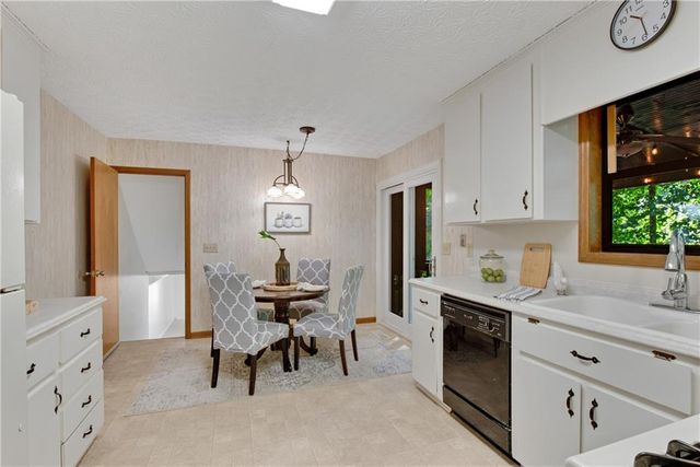 587 Norman Way NW, Kennesaw, GA 30144