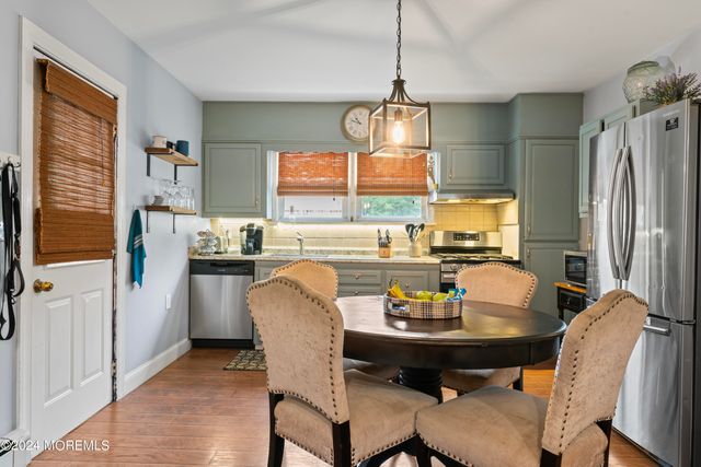 185 Van Cleaf Lane, Cliffwood, NJ 07721