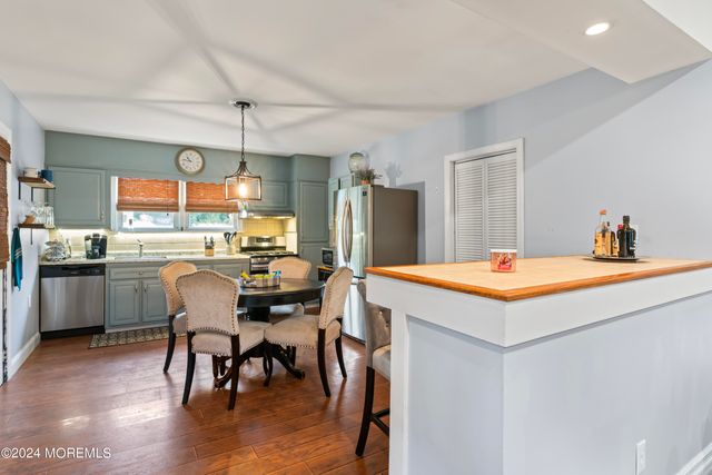 185 Van Cleaf Lane, Cliffwood, NJ 07721