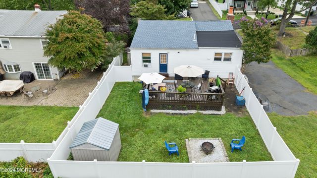 185 Van Cleaf Lane, Cliffwood, NJ 07721