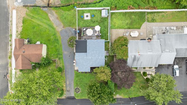 185 Van Cleaf Lane, Cliffwood, NJ 07721