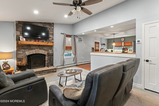 185 Van Cleaf Lane, Cliffwood, NJ 07721