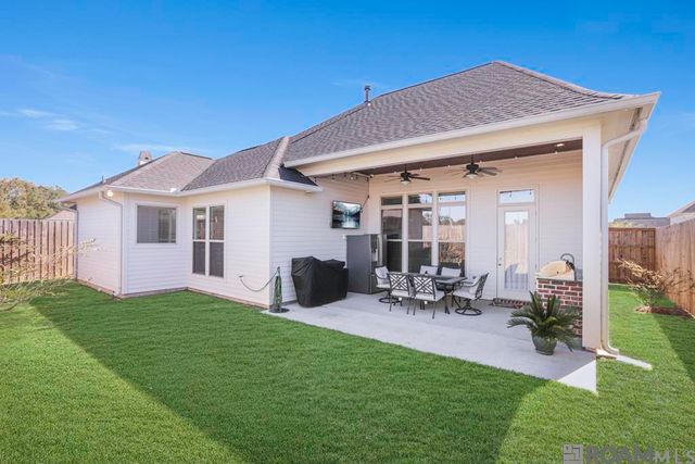 38182 Emery Ln, Prairieville, LA 70769