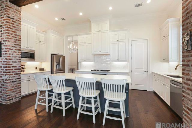 38182 Emery Ln, Prairieville, LA 70769