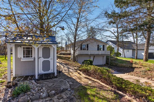 10791 Woodbrook Drive, Cement City, MI 49233