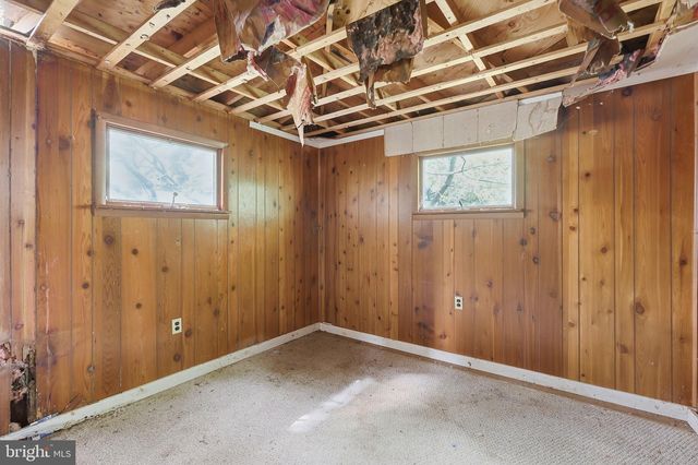 24 ELM ST, Salem, NJ 08079