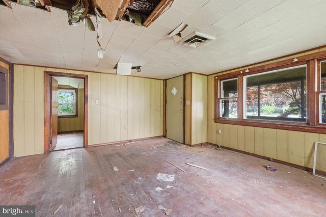 24 ELM ST, Salem, NJ 08079
