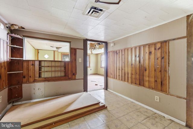 24 ELM ST, Salem, NJ 08079