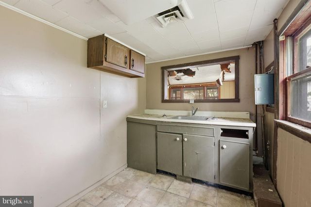 24 ELM ST, Salem, NJ 08079