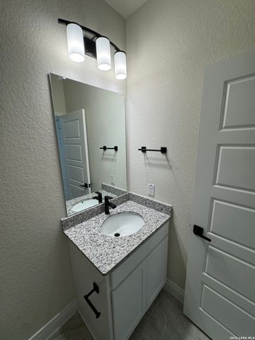 2027 Knippa, San Antonio, TX 78253