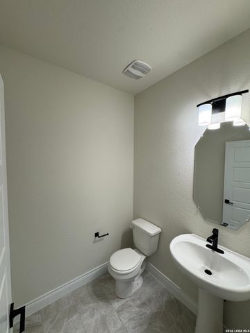 2027 Knippa, San Antonio, TX 78253