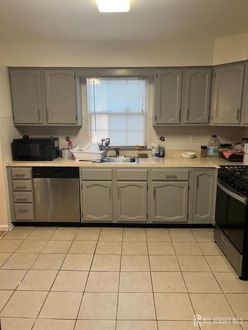 404 maplecrest Road, Edison, NJ 08820