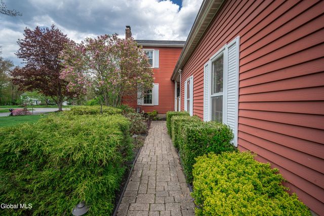 13 Royal Oak Drive, Clifton Park, NY 12065