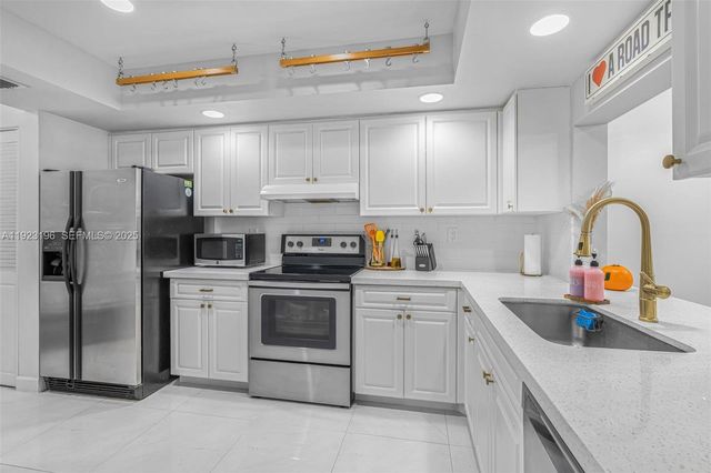 830 NW 79th Ter, Plantation, FL 33324