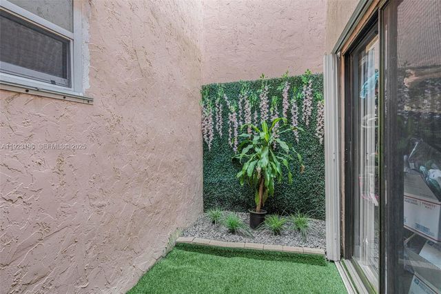 830 NW 79th Ter, Plantation, FL 33324