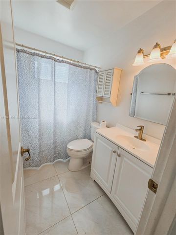 830 NW 79th Ter, Plantation, FL 33324