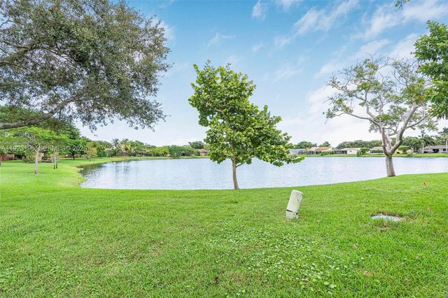 830 NW 79th Ter, Plantation, FL 33324