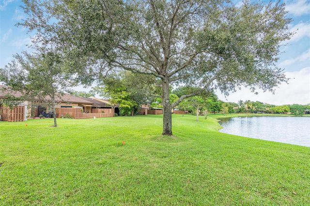 830 NW 79th Ter, Plantation, FL 33324