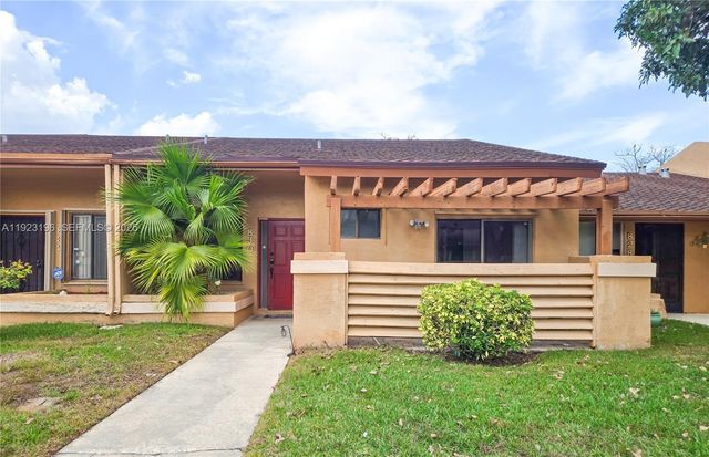 830 NW 79th Ter, Plantation, FL 33324