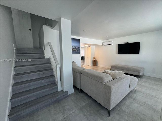 1904 SW 28th St, Fort Lauderdale, FL 33315