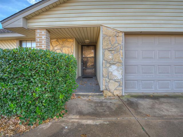 2505 S Miles Avenue, El Reno, OK 73036