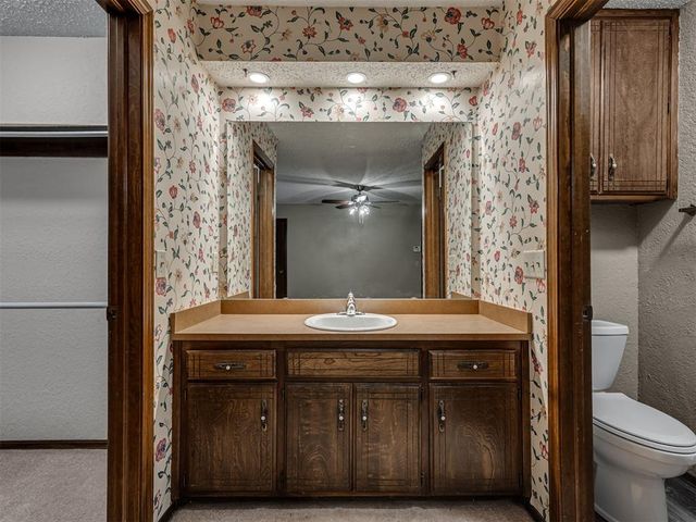 2505 S Miles Avenue, El Reno, OK 73036