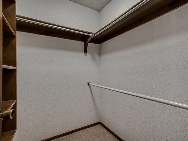 2505 S Miles Avenue, El Reno, OK 73036