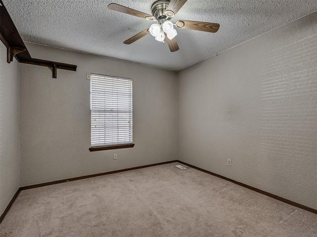 2505 S Miles Avenue, El Reno, OK 73036