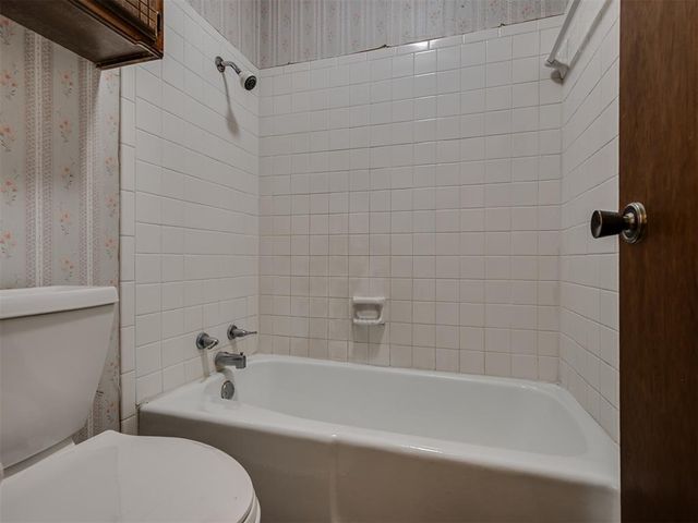 2505 S Miles Avenue, El Reno, OK 73036