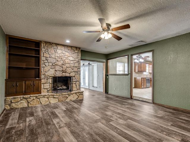 2505 S Miles Avenue, El Reno, OK 73036