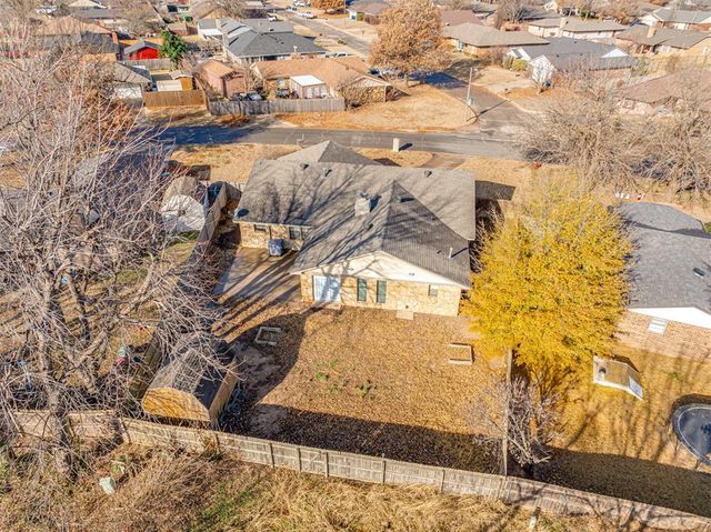 2505 S Miles Avenue, El Reno, OK 73036