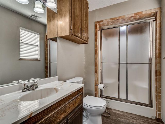 2505 S Miles Avenue, El Reno, OK 73036