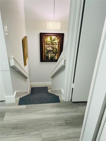 11527 SW 90th Ter, Miami, FL 33176