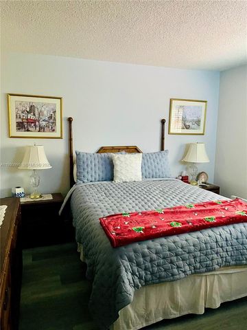 11527 SW 90th Ter, Miami, FL 33176